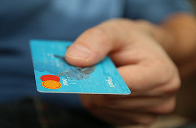 银行信用卡发展存在的问题